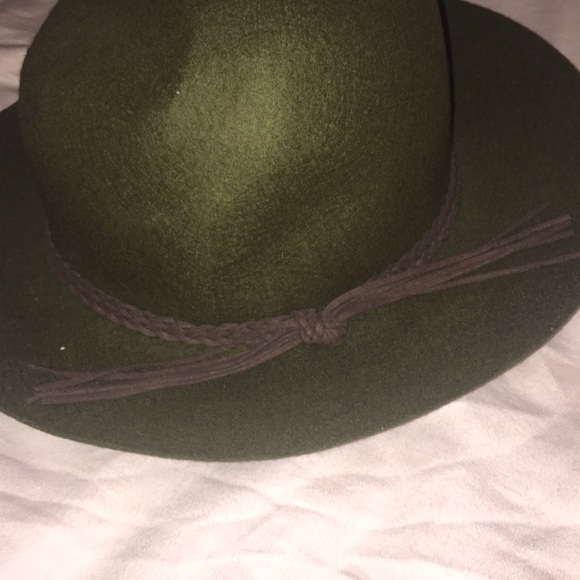 Hat - Picture 2 of 4